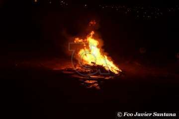 Hoguera de San Juan (Reportaje gráfico de Francisco Javier Santana y Antonio Alí)